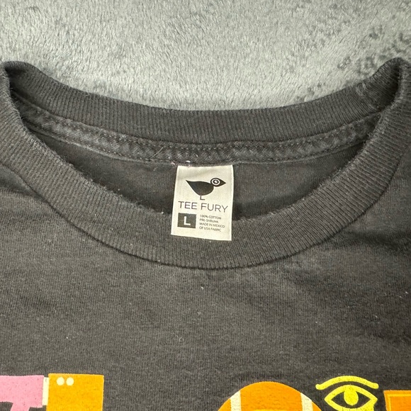 SyFy Channel + TeeFury Limited Ed. Warehouse 13 Snag It Bag It and Tag It Shirt - Picture 3 of 5